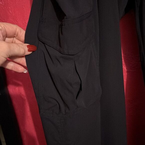 Columbia sportswear gorprcore women roll up black cargo outdoor pants. Size 16. - Picture 6 of 13